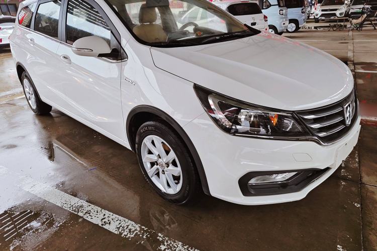 Used Baojun 310W 2017 1.5L Manual Fashion Edition China VI Exterior 3