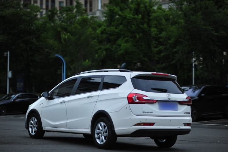 Used Baojun 310W 2018 1.5L Automatic Fashion Version China V Emission Standard Exterior 5