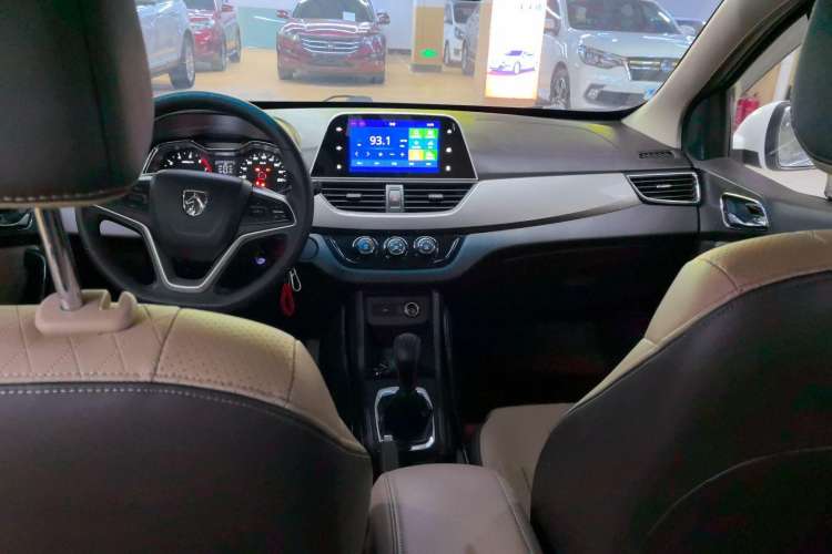Used Baojun 310W 2017 1.5L Manual Fashion Model China V Interior 3