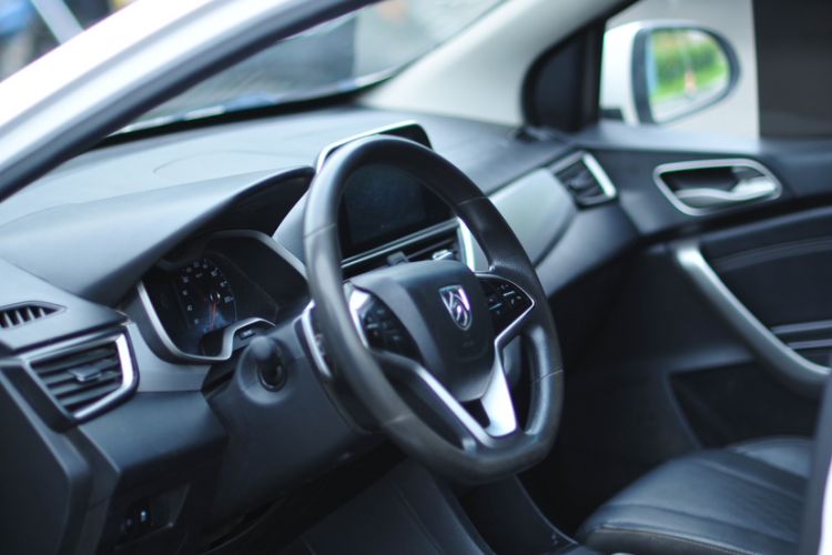Used Baojun 310W 2018 1.5L Automatic Fashion Version China V Emission Standard Interior 3