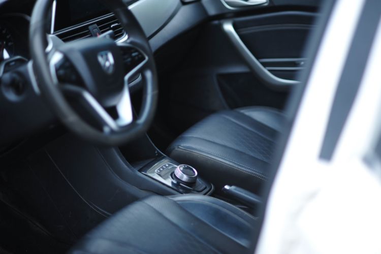 Used Baojun 310W 2018 1.5L Automatic Fashion Version China V Emission Standard Interior 5