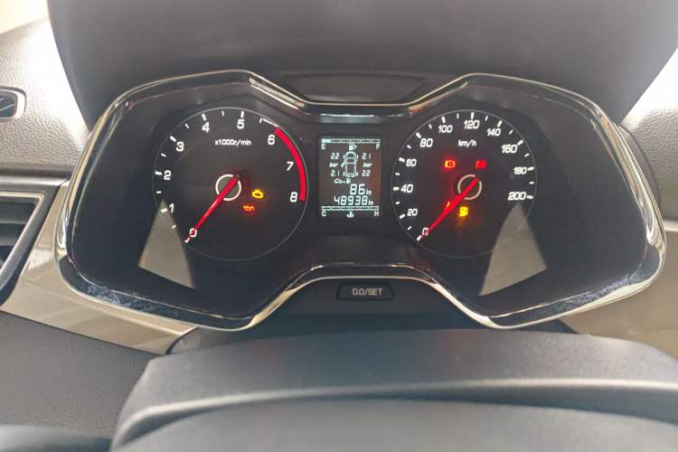 Used Baojun 310W 2017 1.5L Manual Fashion Edition China VI Odometer Close Up