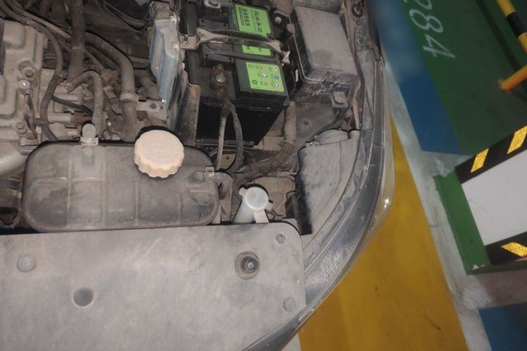 Used Baojun 310W 2017 1.5L Manual Fashion Edition China VI Engine Bay Left