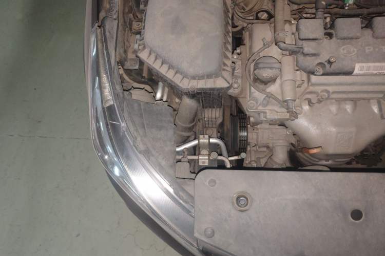 Used Baojun 310W 2017 1.5L Manual Fashion Edition China VI Engine Bay Right