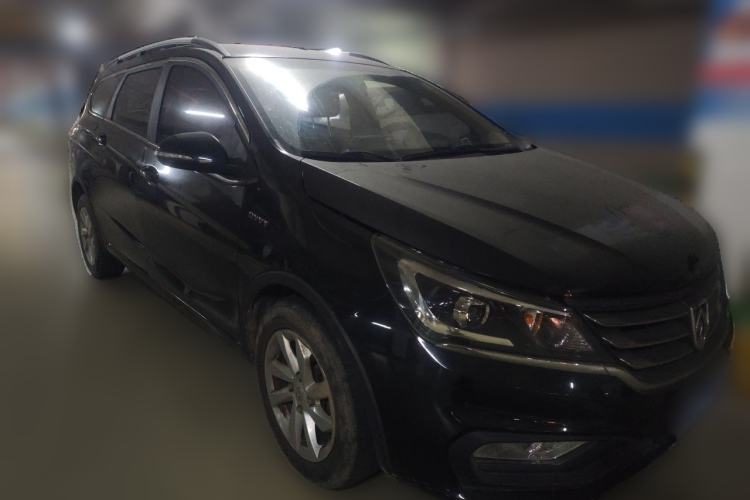 Used Baojun 310W 2017 1.5L Manual Fashion Edition China VI Front Right 45 Deg