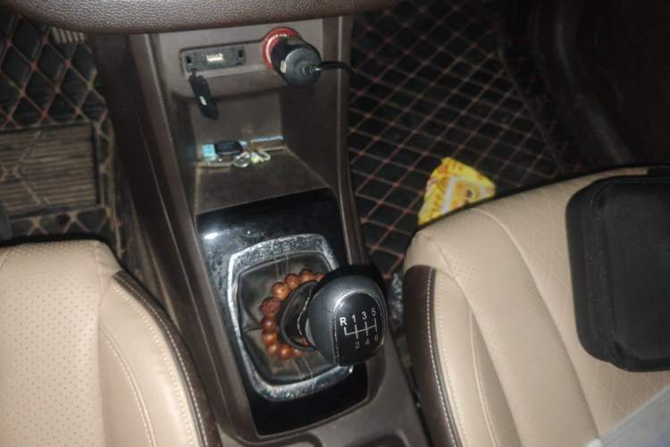 Used Baojun 310W 2017 1.5L Manual Fashion Edition China VI Gear Lever