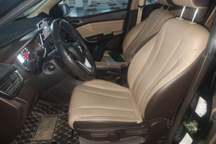 Used Baojun 310W 2017 1.5L Manual Fashion Edition China VI Left Front Seat
