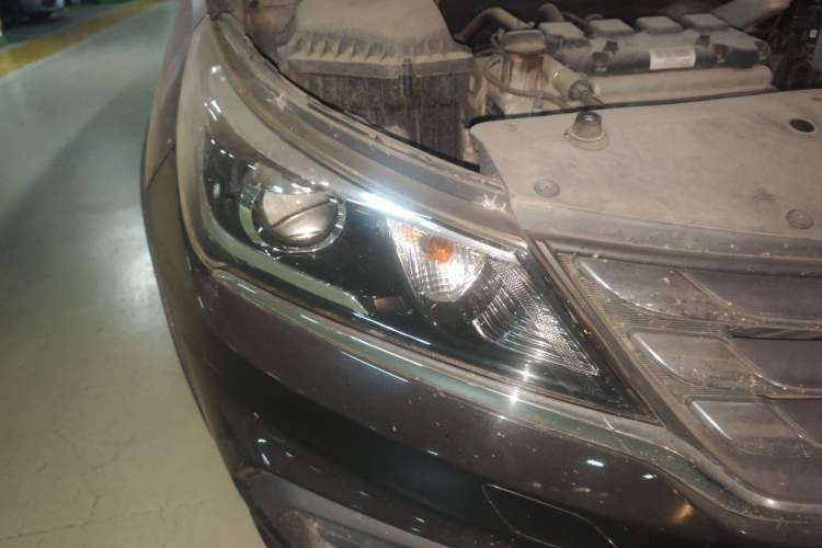Used Baojun 310W 2017 1.5L Manual Fashion Edition China VI Right Front Headlight