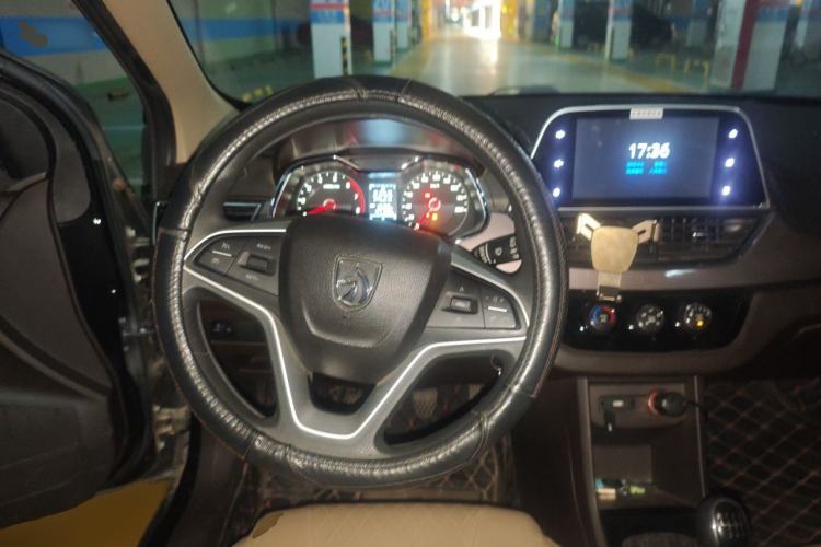Used Baojun 310W 2017 1.5L Manual Fashion Edition China VI Steering Wheel