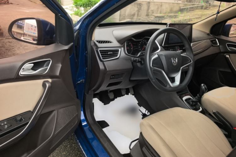 Used Baojun 310W 2017 1.5L Manual Comfort Version China V Driver Seat