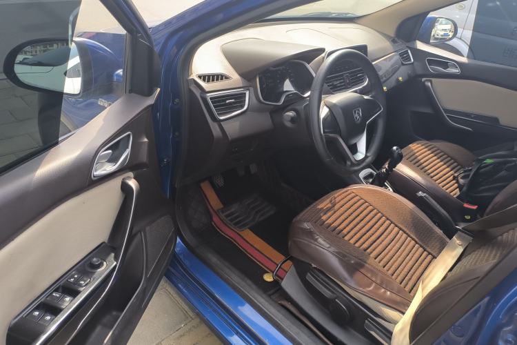 Used Baojun 310W 2017 1.5L Manual Comfort Version China V Driver Seat