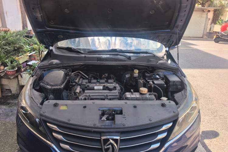 Used Baojun 310W 2017 1.5L Manual Fashion Model China V Engine Bay
