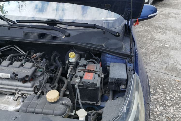 Used Baojun 310W 2017 1.5L Manual Fashion Model China V Engine Bay Left