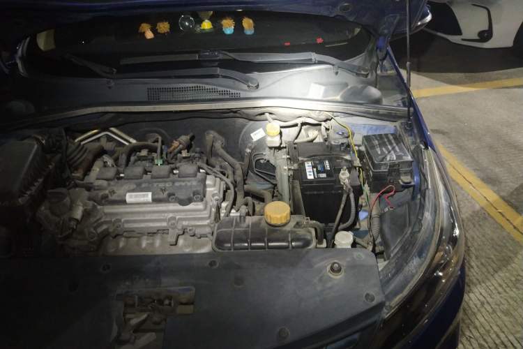 Used Baojun 310W 2017 1.5L Manual Fashion Model China V Engine Bay Left