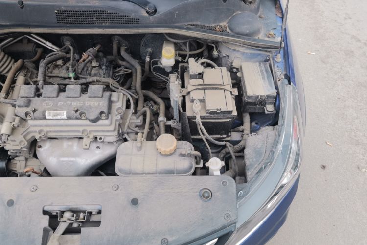 Used Baojun 310W 2017 1.5L Manual Fashion Model China V Engine Bay Left