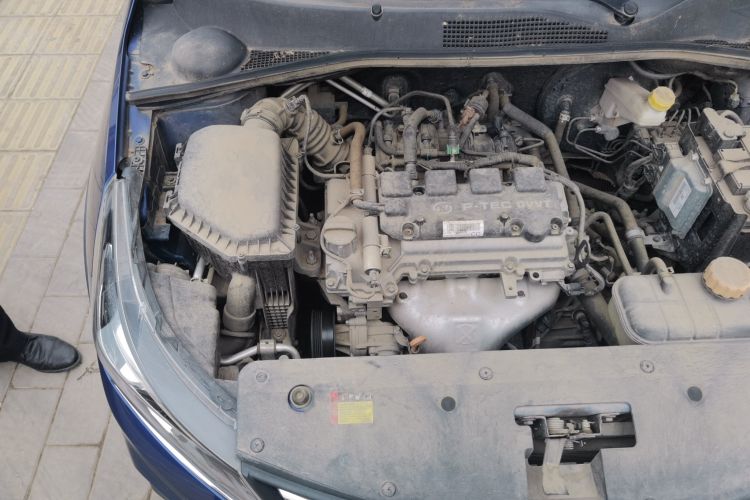 Used Baojun 310W 2017 1.5L Manual Fashion Model China V Engine Bay Right