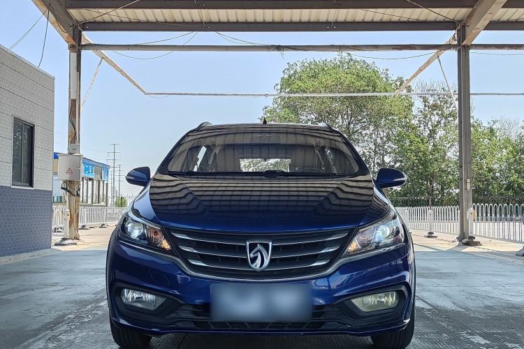 Used Baojun 310W 2017 1.5L Manual Fashion Model China V Exterior 1