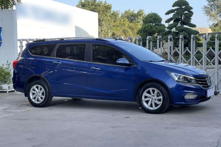 Used Baojun 310W 2017 1.5L Manual Fashion Model China V Exterior 1