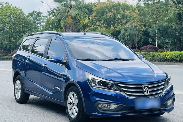 Used Baojun 310W 2017 1.5L Manual Fashion Model China V Exterior 2