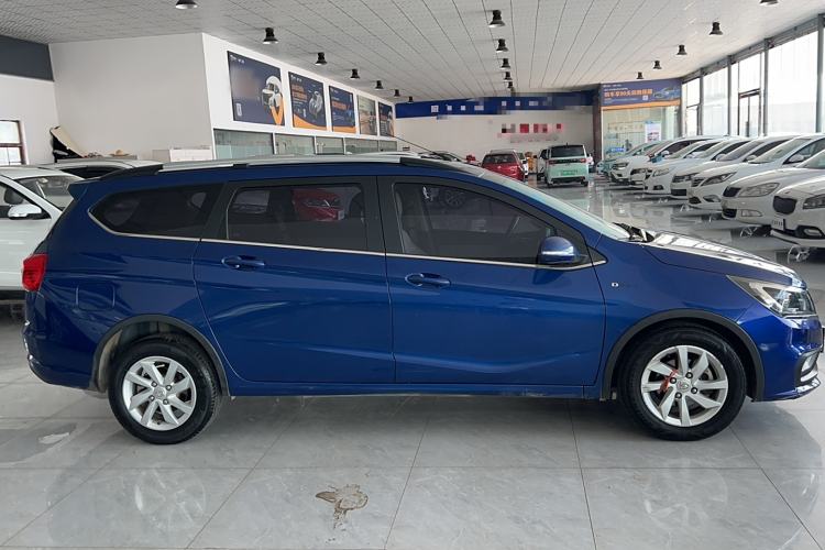 Used Baojun 310W 2017 1.5L Manual Fashion Edition China VI Exterior 2