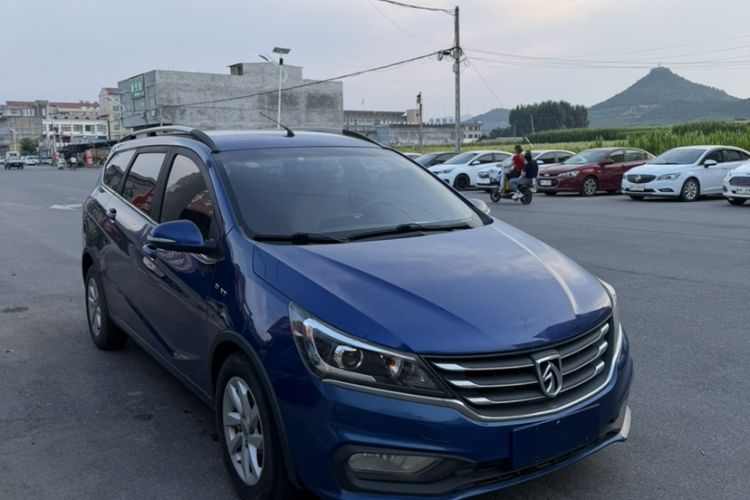 Used Baojun 310W 2017 1.5L Manual Fashion Model China V Exterior 2