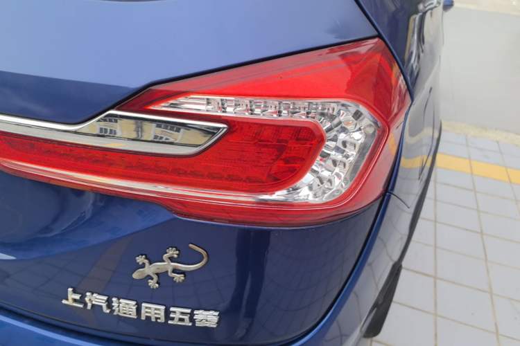 Used Baojun 310W 2017 1.5L Manual Luxury Edition China V Exterior 3