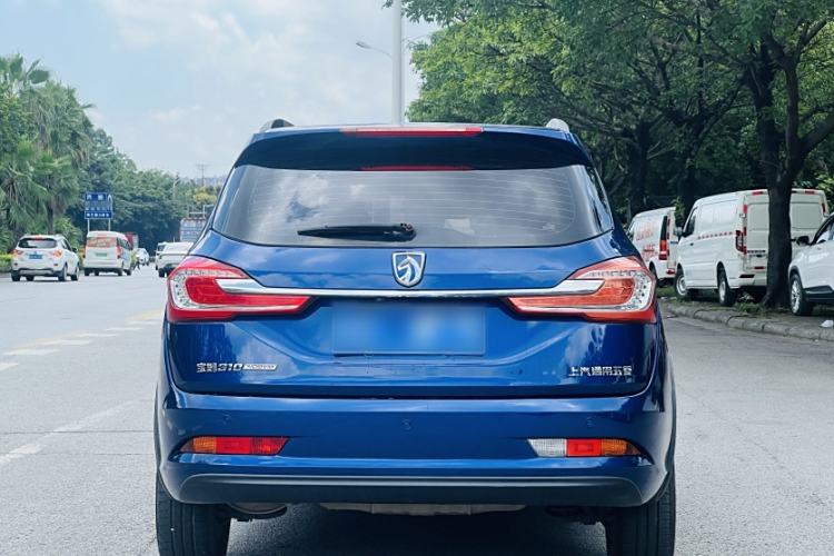 Used Baojun 310W 2017 1.5L Manual Fashion Model China V Exterior 4