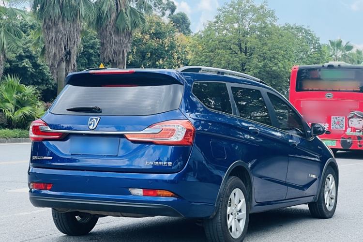 Used Baojun 310W 2017 1.5L Manual Fashion Model China V Exterior 5