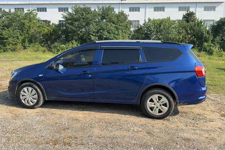 Used Baojun 310W 2017 1.5L Manual Comfort Version China V Exterior 5