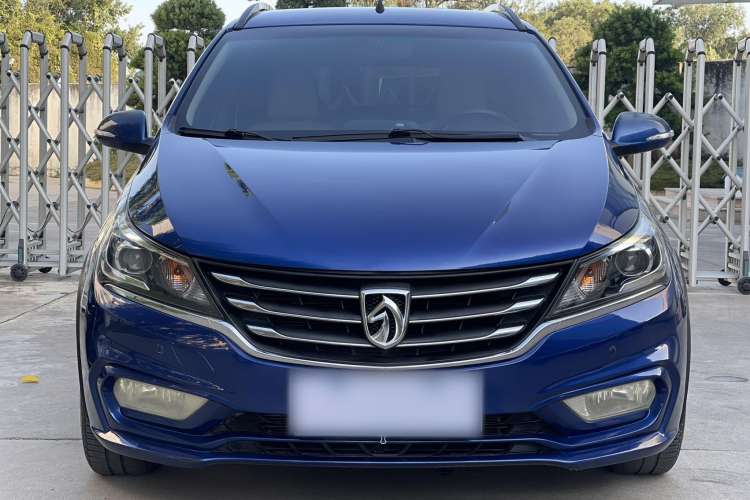 Used Baojun 310W 2017 1.5L Manual Fashion Model China V Exterior 5