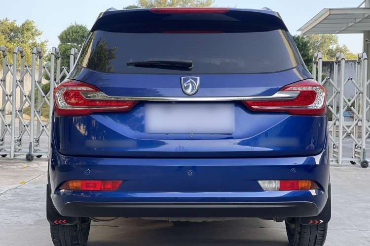 Used Baojun 310W 2017 1.5L Manual Fashion Model China V Exterior 6