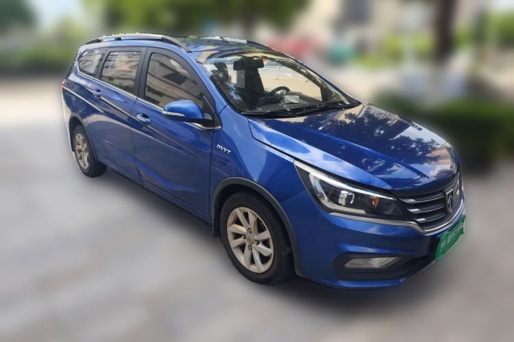 Used Baojun 310W 2017 1.5L Manual Fashion Model China V Front Right 45 Deg