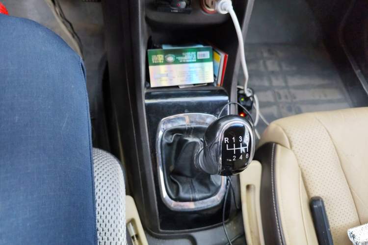 Used Baojun 310W 2017 1.5L Manual Luxury Edition China V Gear Lever