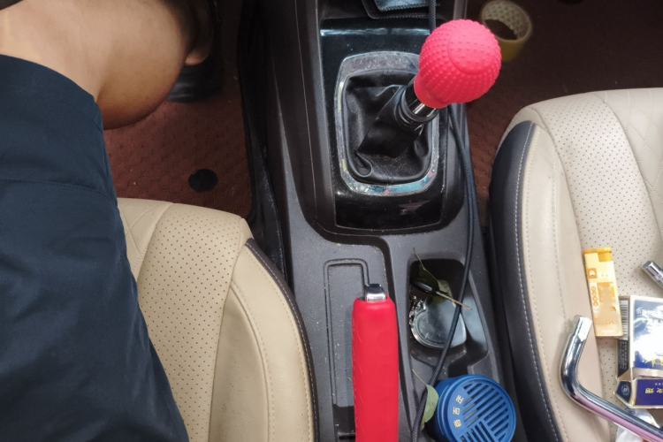 Used Baojun 310W 2017 1.5L Manual Fashion Model China V Gear Lever