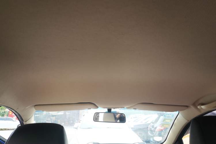 Used Baojun 310W 2017 1.5L Manual Fashion Model China V Headliner