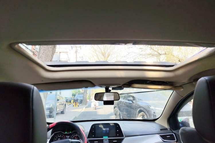 Used Baojun 310W 2017 1.5L Manual Luxury Edition China V Headliner