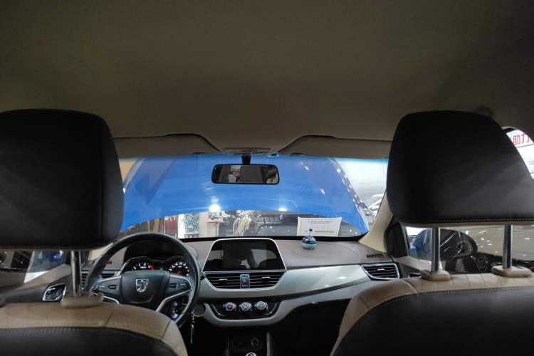 Used Baojun 310W 2017 1.5L Manual Fashion Model China V Headliner