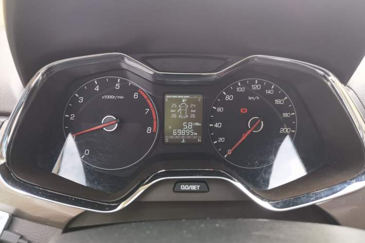 Used Baojun 310W 2017 1.5L Manual Fashion Model China V Instrument Cluster
