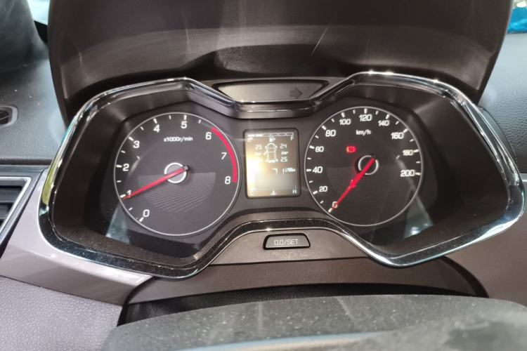 Used Baojun 310W 2017 1.5L Manual Fashion Model China V Instrument Cluster