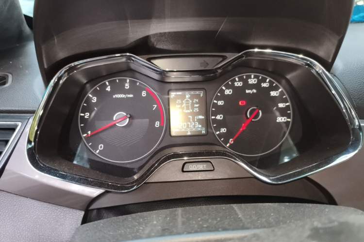 Used Baojun 310W 2017 1.5L Manual Fashion Model China V Instrument Cluster