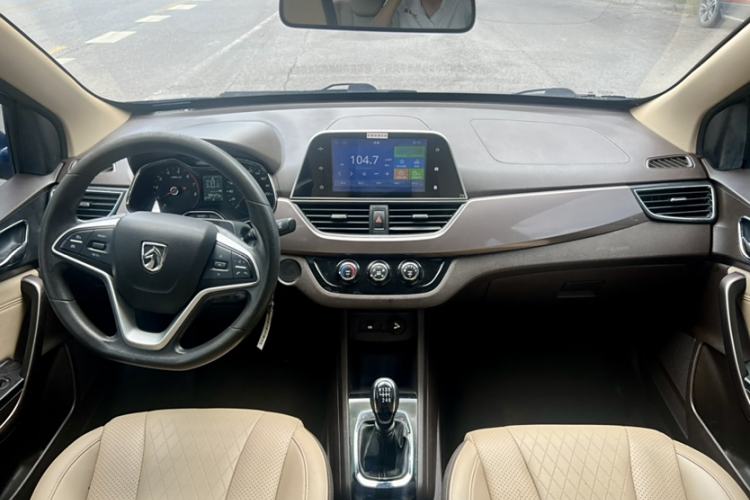 Used Baojun 310W 2017 1.5L Manual Fashion Model China V Interior 1