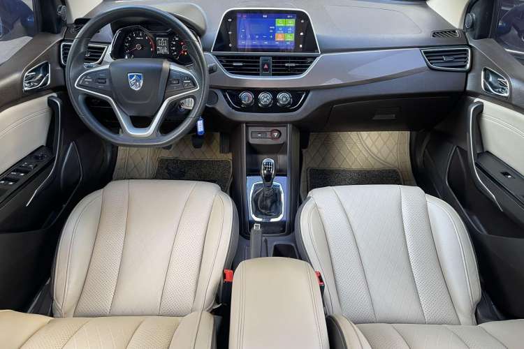 Used Baojun 310W 2017 1.5L Manual Fashion Model China V Interior 1