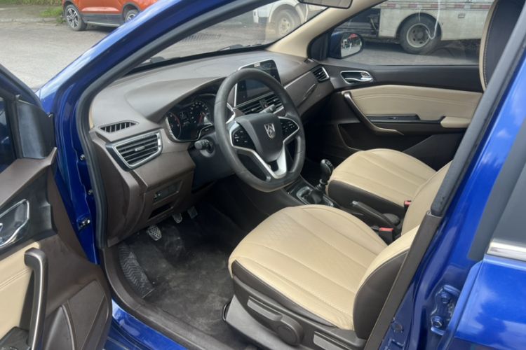 Used Baojun 310W 2017 1.5L Manual Fashion Model China V Interior 2