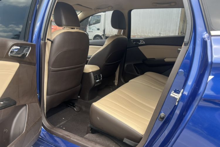 Used Baojun 310W 2017 1.5L Manual Fashion Model China V Interior 3