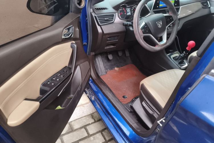 Used Baojun 310W 2017 1.5L Manual Fashion Model China V Interior 3