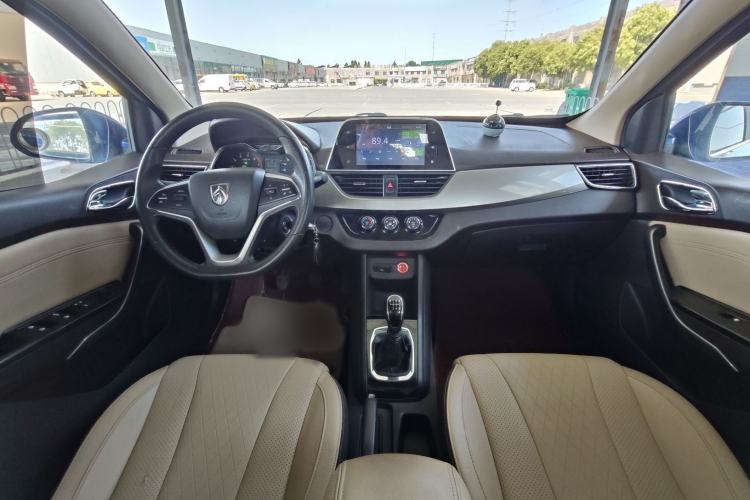 Used Baojun 310W 2017 1.5L Manual Fashion Model China V Interior 3