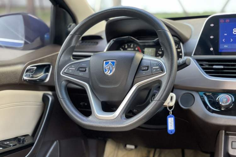 Used Baojun 310W 2017 1.5L Manual Fashion Model China V Interior 3