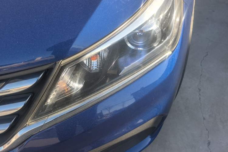 Used Baojun 310W 2017 1.5L Manual Comfort Version China V Left Front Headlight
