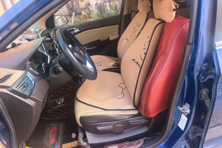 Used Baojun 310W 2017 1.5L Manual Fashion Model China V Left Front Seat