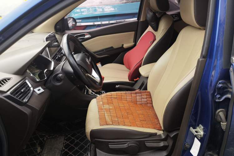 Used Baojun 310W 2017 1.5L Manual Fashion Model China V Left Front Seat